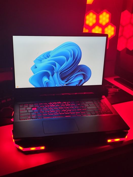 Laptop gamingowy Katana GF66 11ue z RTX 3060 i Intel core 7 + podkładka chłodząca GRATIS