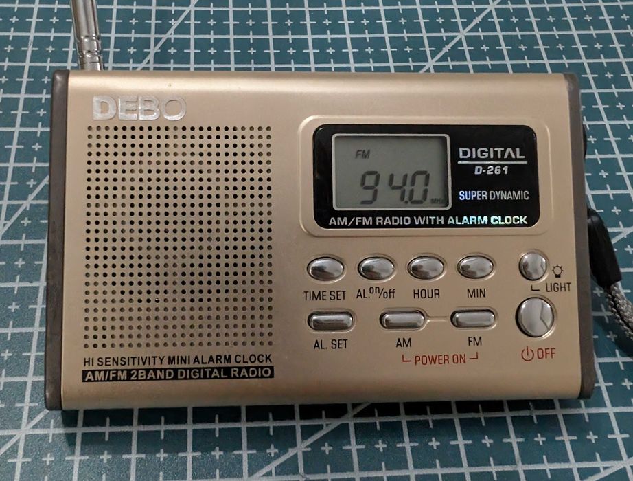 Mini Rádio DEBO com relógio e alarme [COMO NOVO]