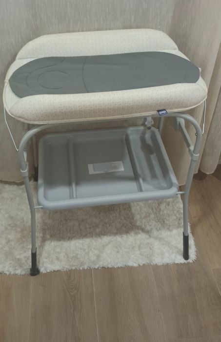 Vendo Muda Fraldas e Banheira da CHICCO