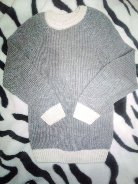 Продам свитор на мальчика