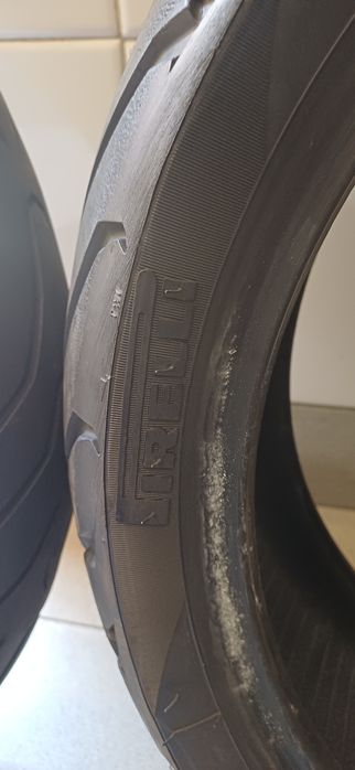 Vende se conjunto de pneus de mota PIRELLI