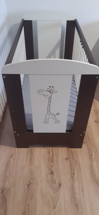 Łóżeczko dziecięce z materacem