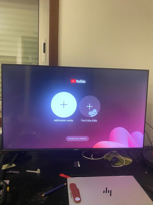 Smart TV HISENSE 40” pouco usada