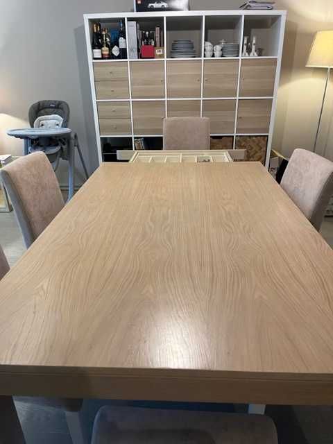 Mesa de jantar extensível em pinho + cadeiras