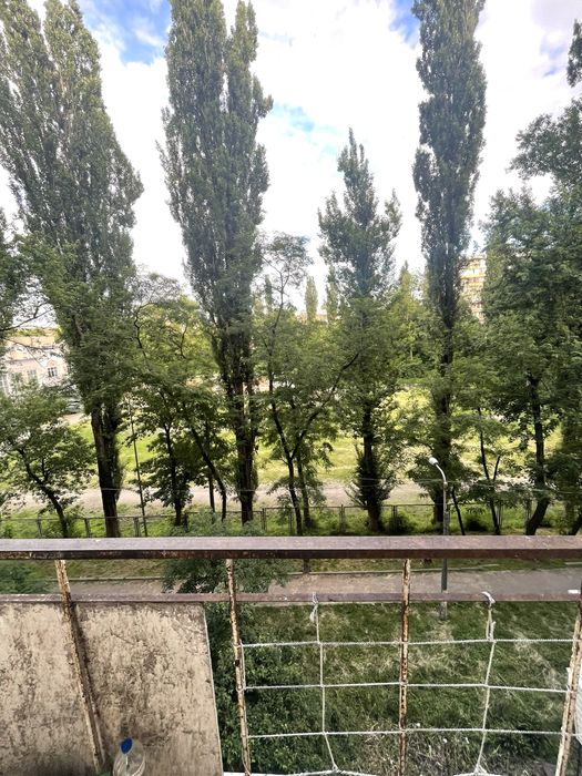 Затишна, чудова квартирка ! Заізжай та живи!