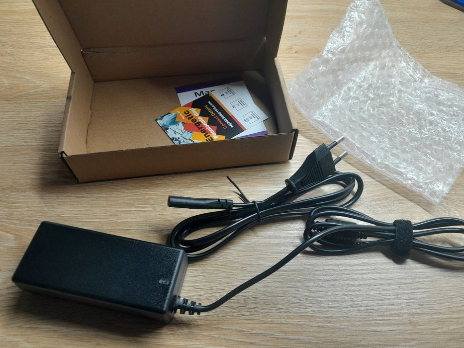 Zasilacz adapter ładowarki 60w 5a 12v