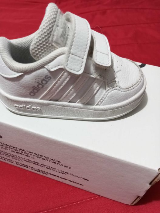 Ténis adidas para criança