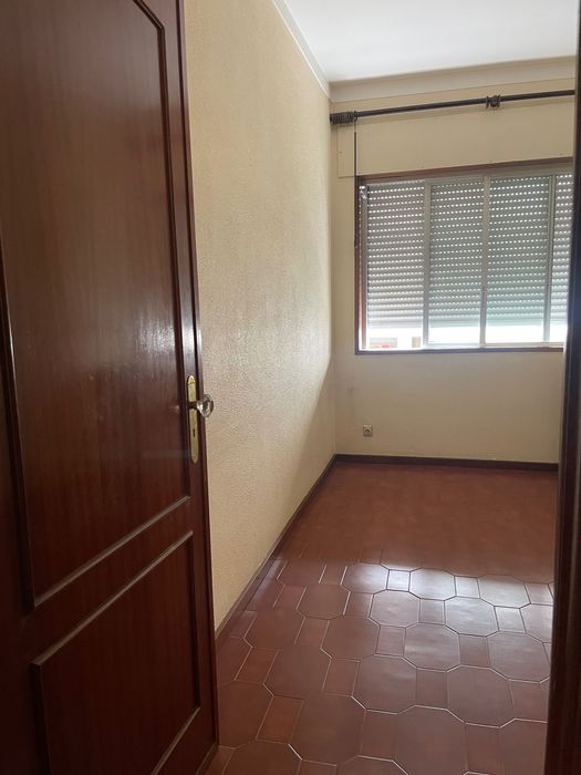 Apartamento T4 para renovar
