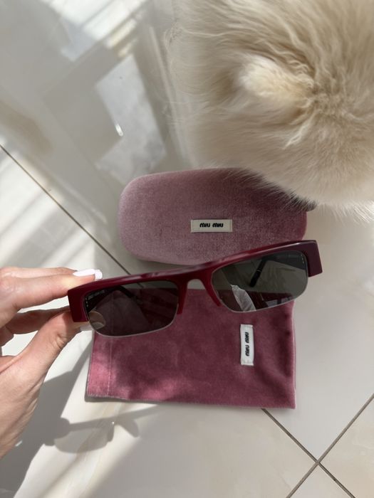 Солнцезащитные очки Miu Miu
