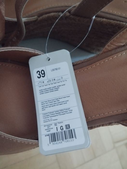 Espadryle na koturnie / sandały Jenny Ferry