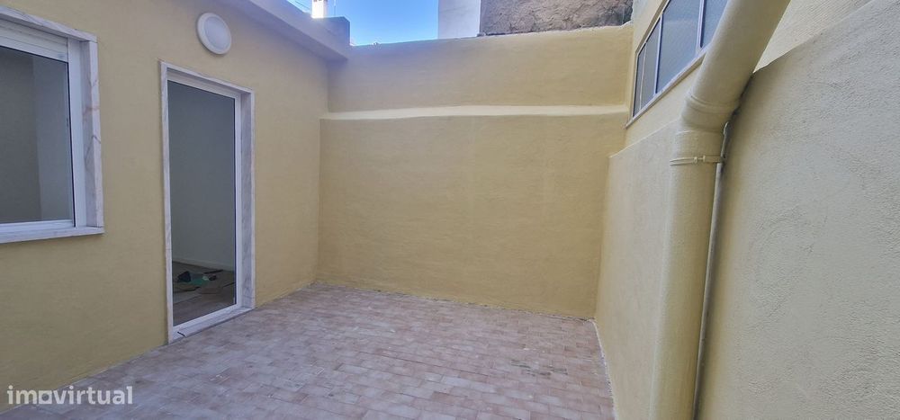 T2+1 Remodelado com Terraço junto às Portas de Benfica e Novo Aldi