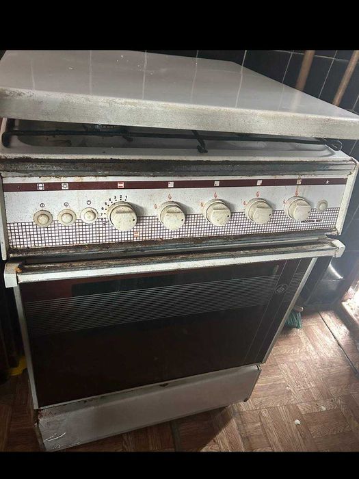 Віддам безкоштовно газову плиту (Самовивіз)