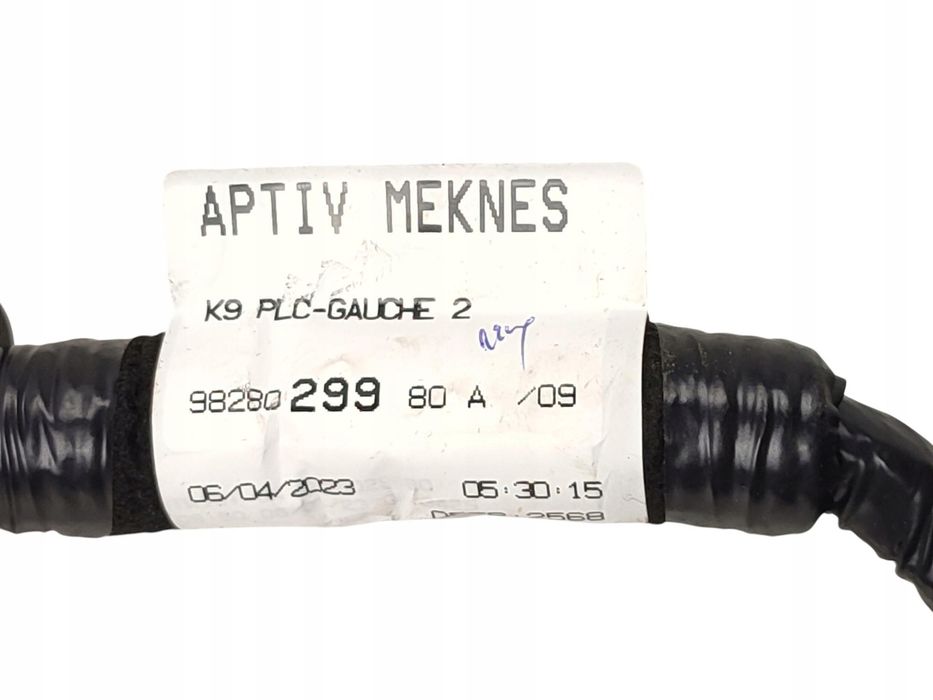 　0916 JEANSY „ARCH” ZE ZWĘŻANYMI NOGAWKAMI - JASNONIEBIESKI | COS