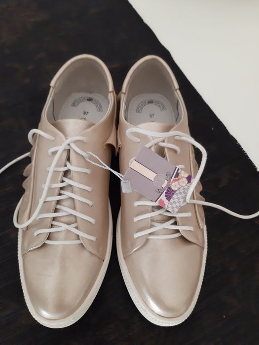 Vendo sapatilhas novas