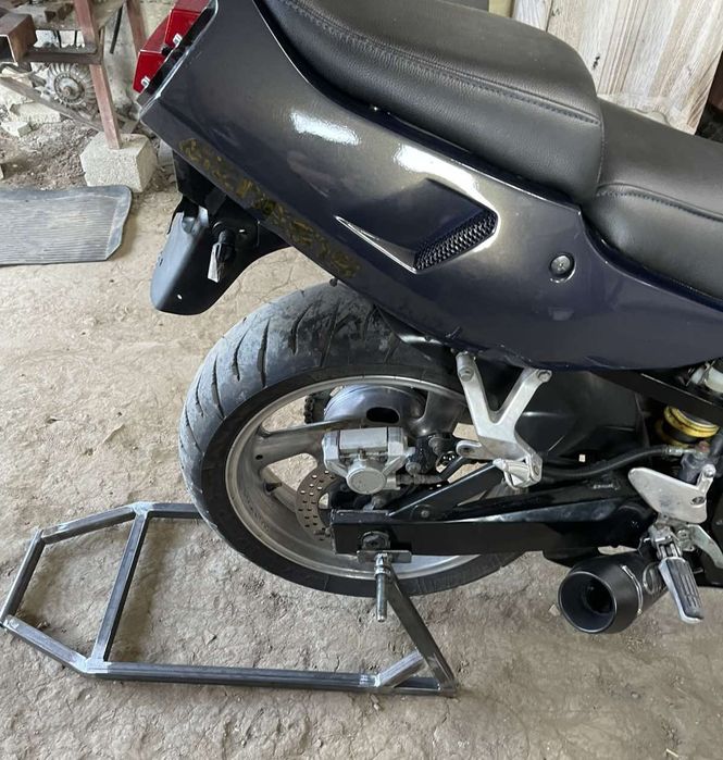 Підкат під мотоцикл.