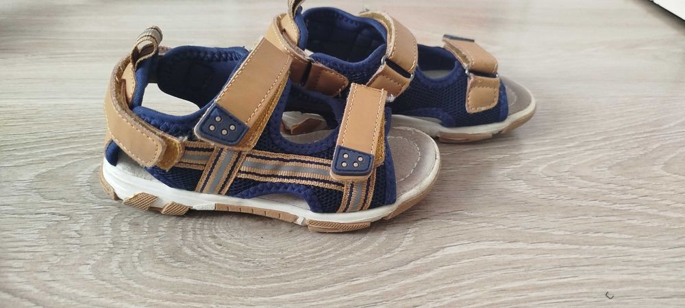 Sandałki dla chłopca 27
