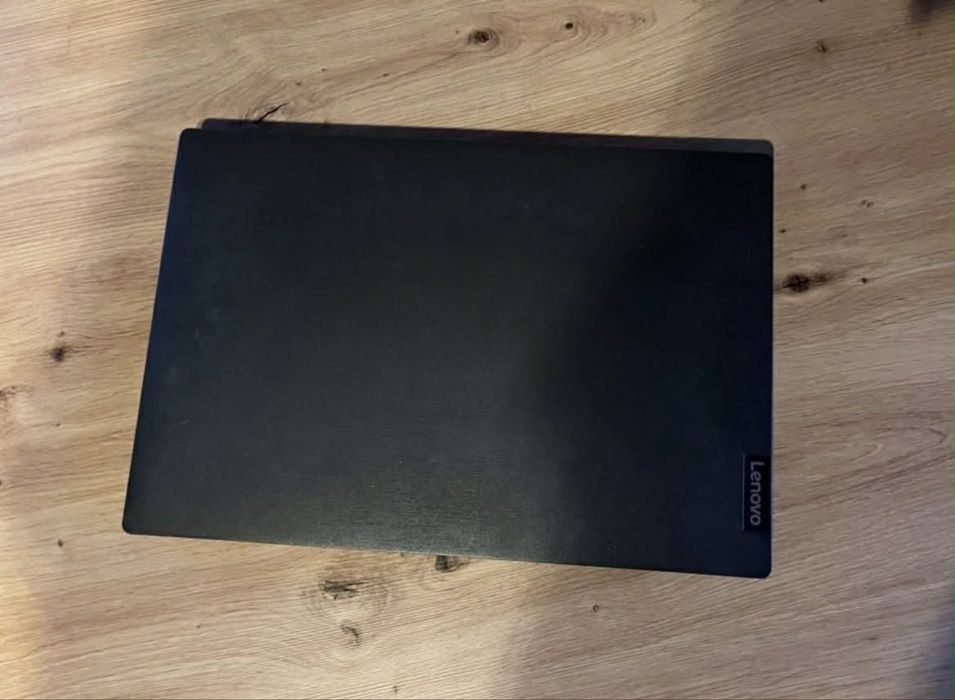 Laptop Lenovo V15-ADA