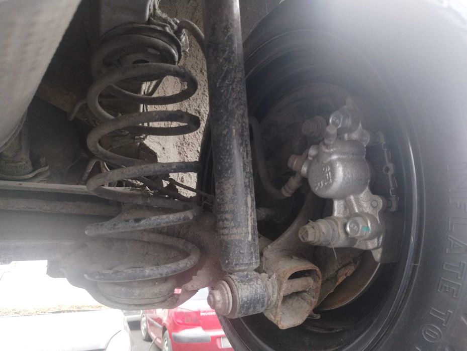 oś tylna belka tarcze Toyota Yaris I 99-05r, części