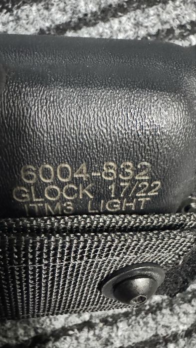 Кабура набедрена Safariland  для Glock 17/22 під ліхтарик