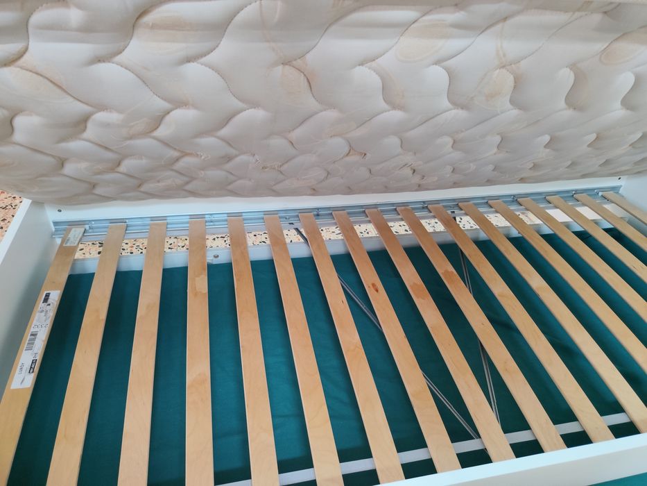 Cama de solteiro dupla