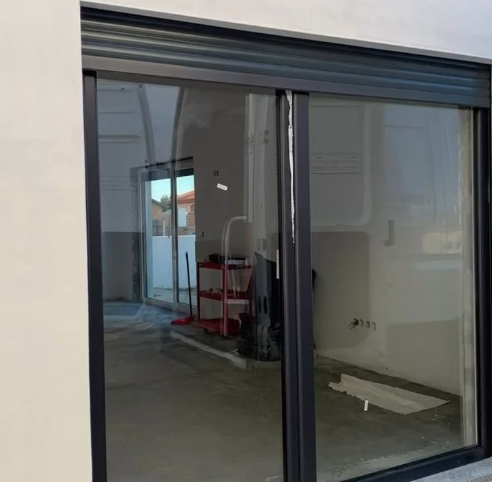 Caixilharia PvC ou alumínio por medida