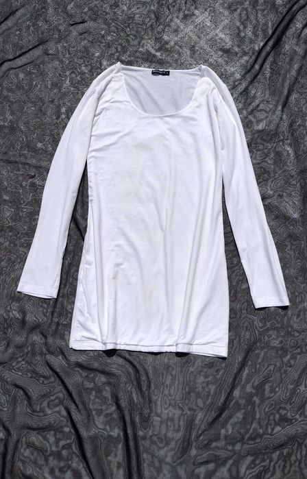 Длинный качественный базовый белый джемпер водолазка с коттоном L