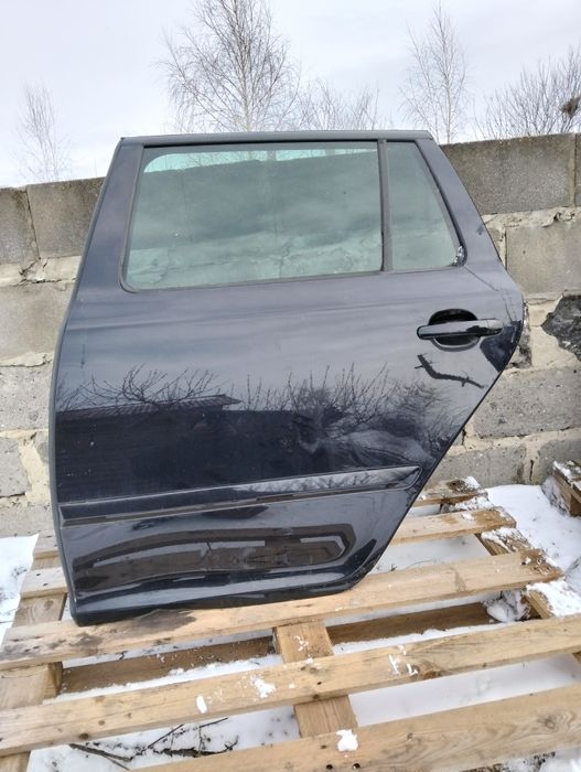 Задня ліва дверка