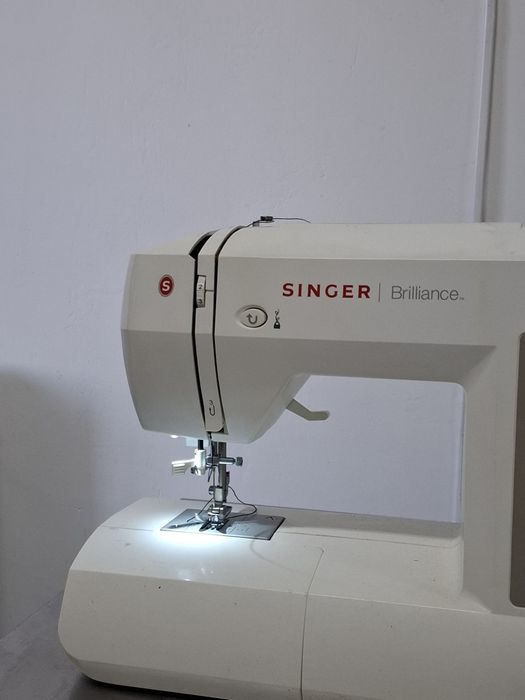 Швейна машинка SINGER Brilliance 6180