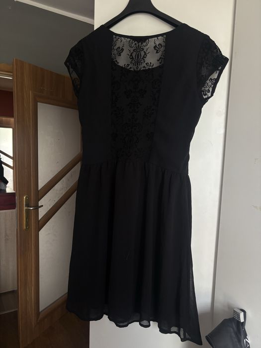 Czarna koronkowa mini