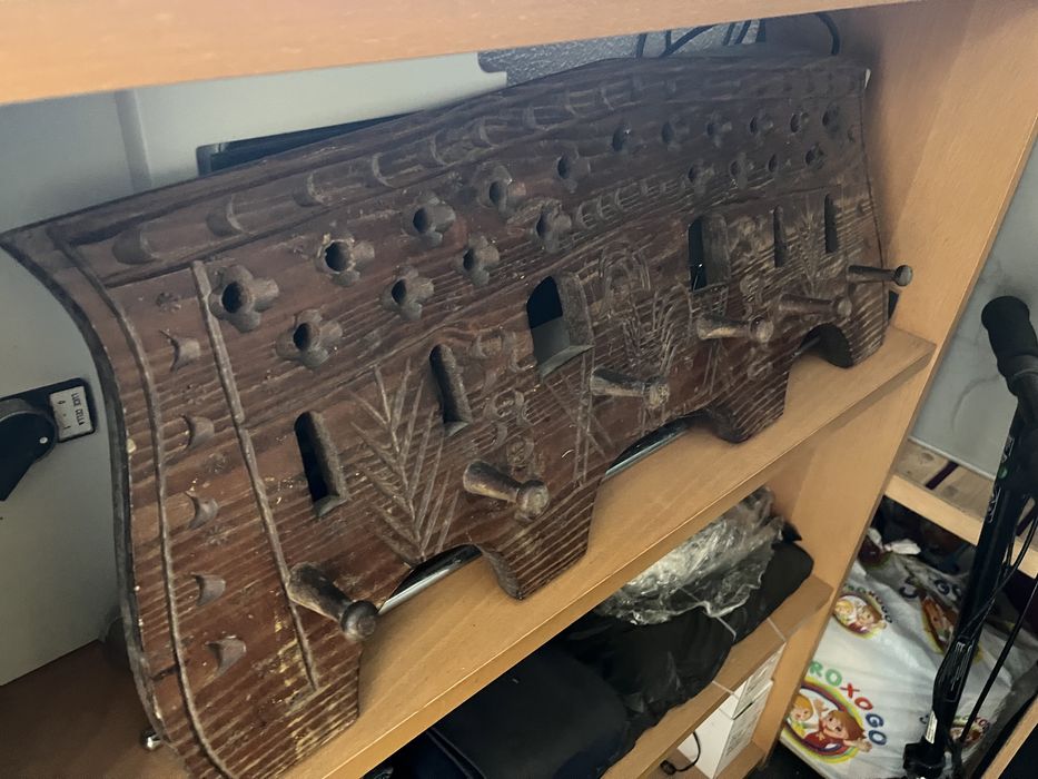 Cabide bengaleiro em Madeira Maciça antigo