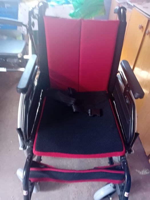 Lekki wózek inwalidzki Cameleon stan jak nowy