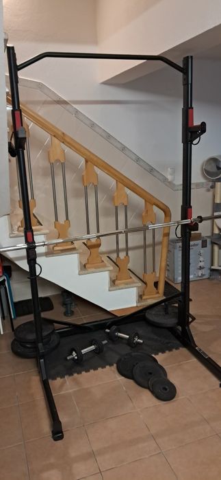 Estação aparelho musculaçāo