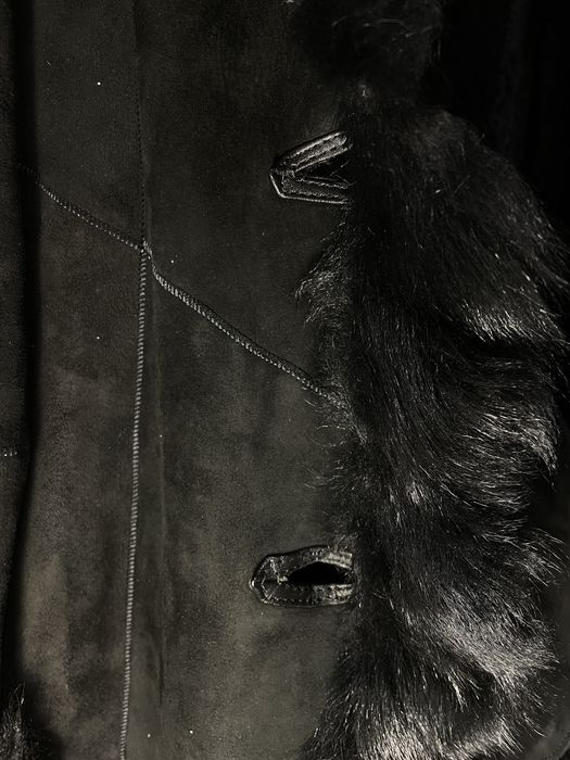 Жіноча зимова дублянка, з каптуром, чорна (нова)