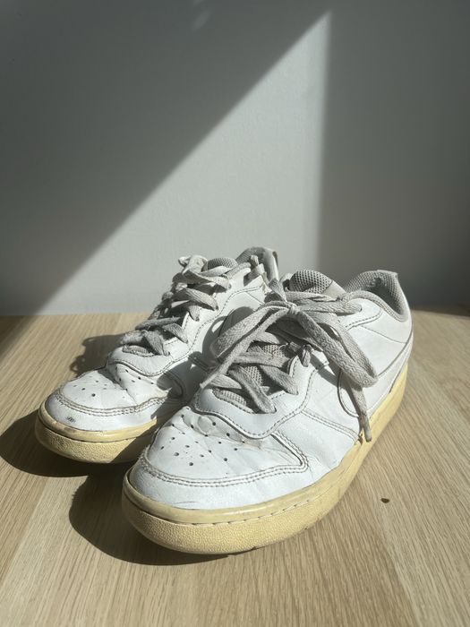 Buty białe nike court