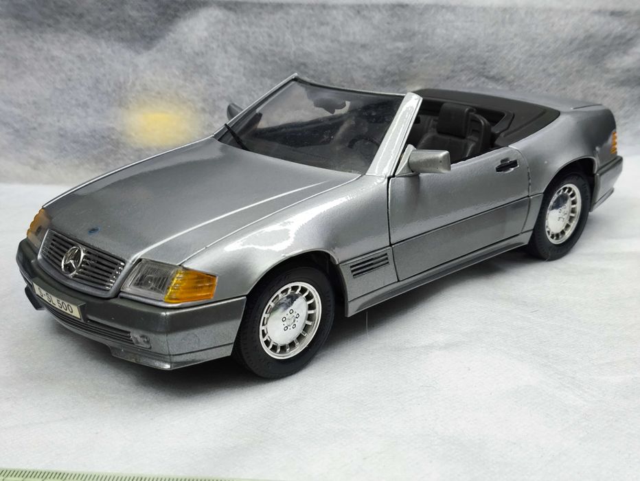Модель Mercedes-Benz 500 SL (1989) 1/18 Maisto Grey Thailand