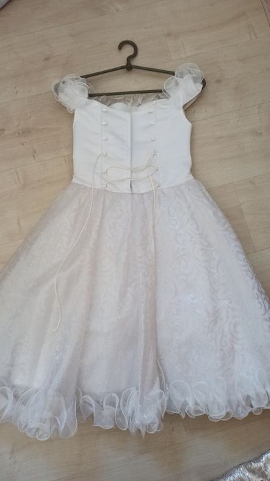 Святкова сукня на дівчинку