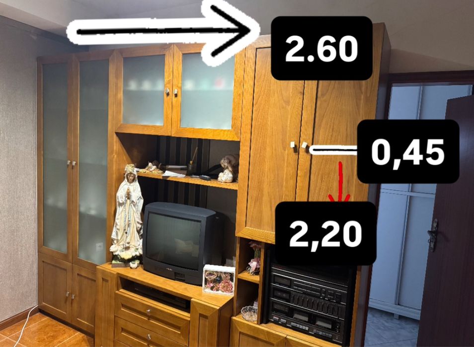 Movel de sala em madeira de castanho