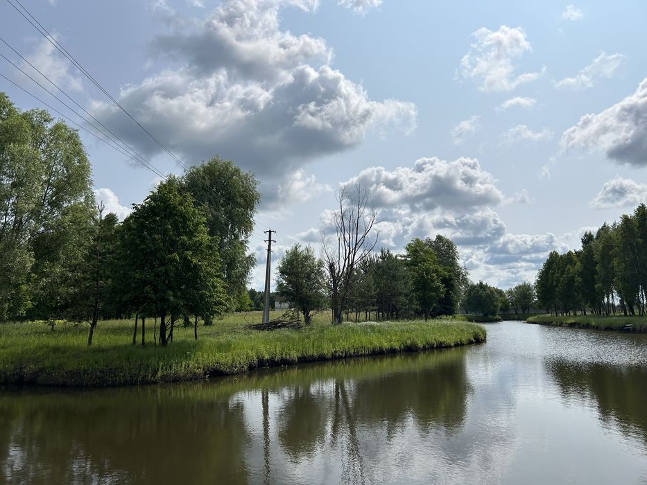 Будинок з озером