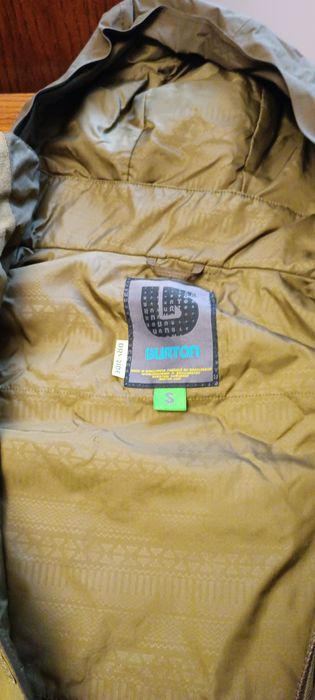 Kurtka snowboardowo-narciarska.