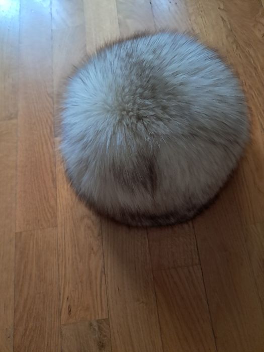 Песцева шапка, світлого кольору, нова