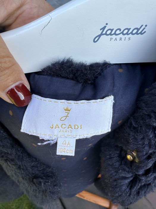 Jacadi жилет 4-5.