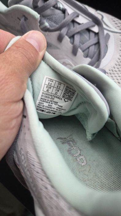 Saucony кроси жіночі