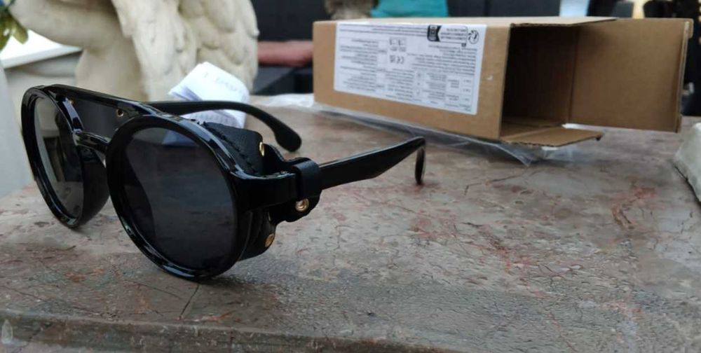 Óculos novos, de sol/proteção lateral, vento