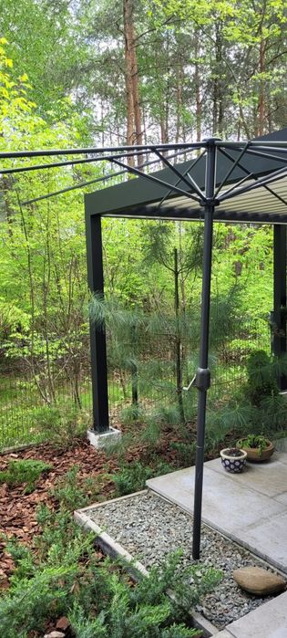 Stelaż parasola ogrodowego