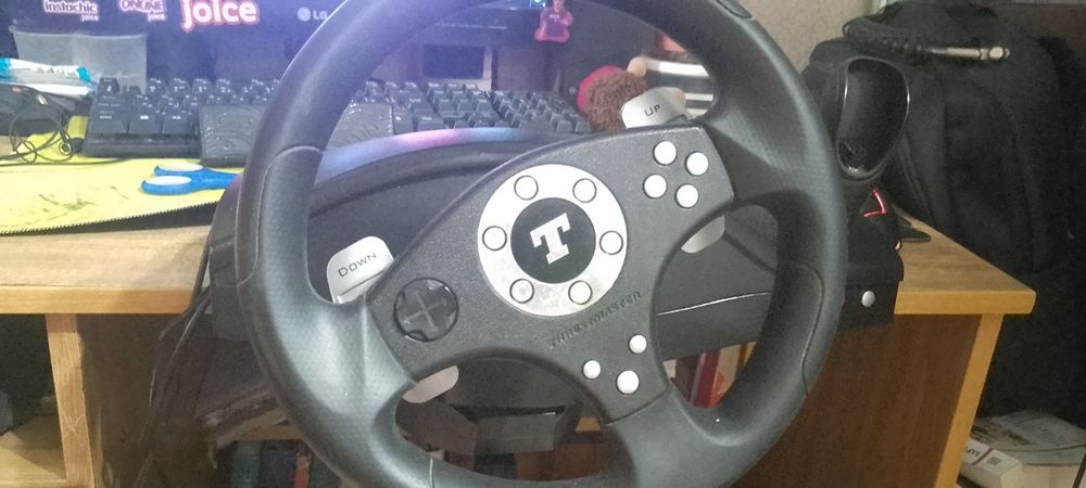 Руль thrustmaster усе працює ідеально