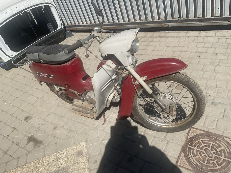 Jawa 50 typ 20, czyli wspomniana wcześniej kultowa "Kaczka". 1976 posiada dokumenty
