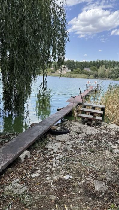 Продається будинок перша лінія від річки