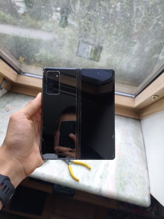 Samsung Galaxy z fold 2 uszkodzony