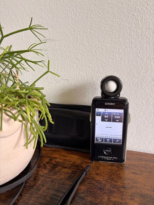 Sekonic L-478DR-U Światłomierz jest w pełni sprawny, działa bez zarzutu