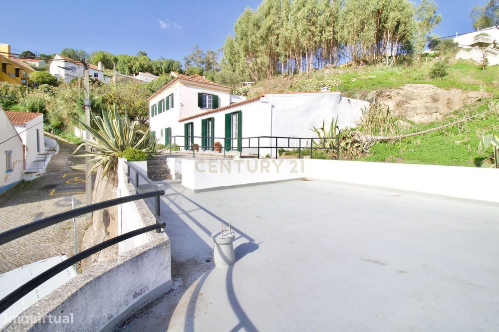 Moradia T3 - Combinação de história, natureza e potencial de desenvolv